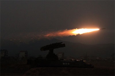 Tên lửa A89 rời kíp bắn QA-21-95, diệt mục tiêu chiều 4-12-2011.